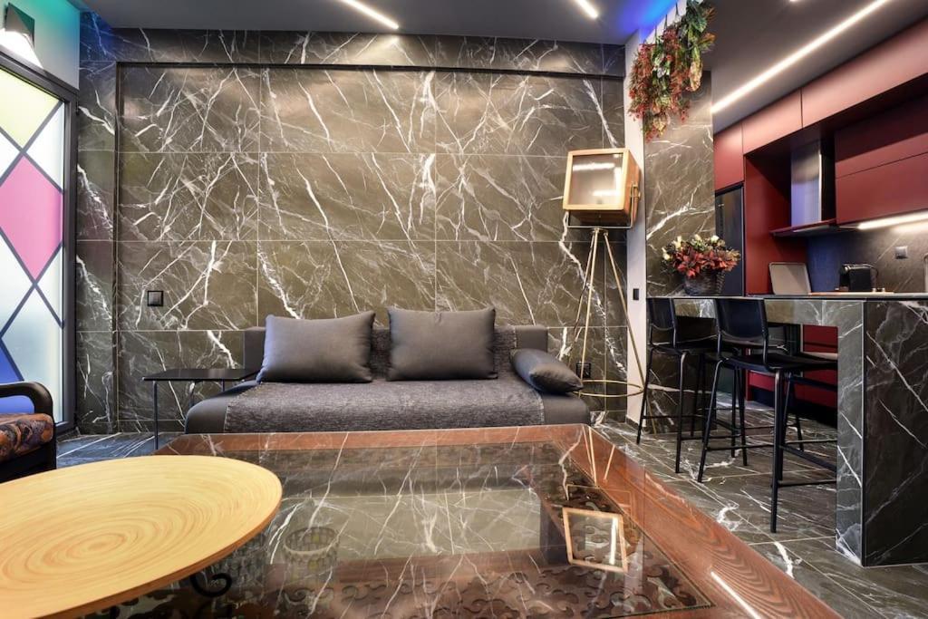 Luxury For Friends & Family, At Mitropoleos *